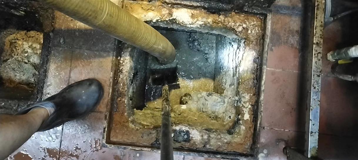 梅里斯达斡尔族污水池清理一般都有毒气，怎么预防中毒呢？